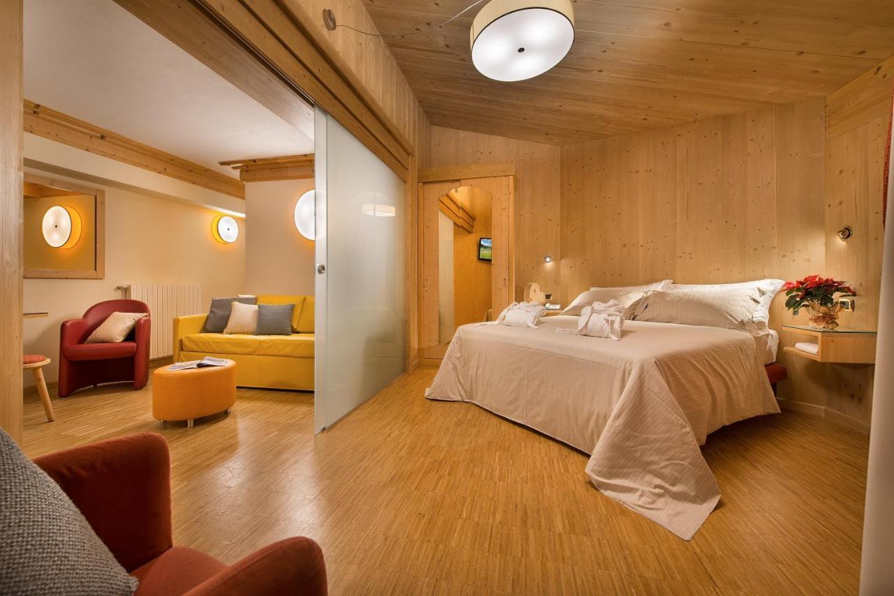 Hotel Baita Montana Livigno Bagian luar foto