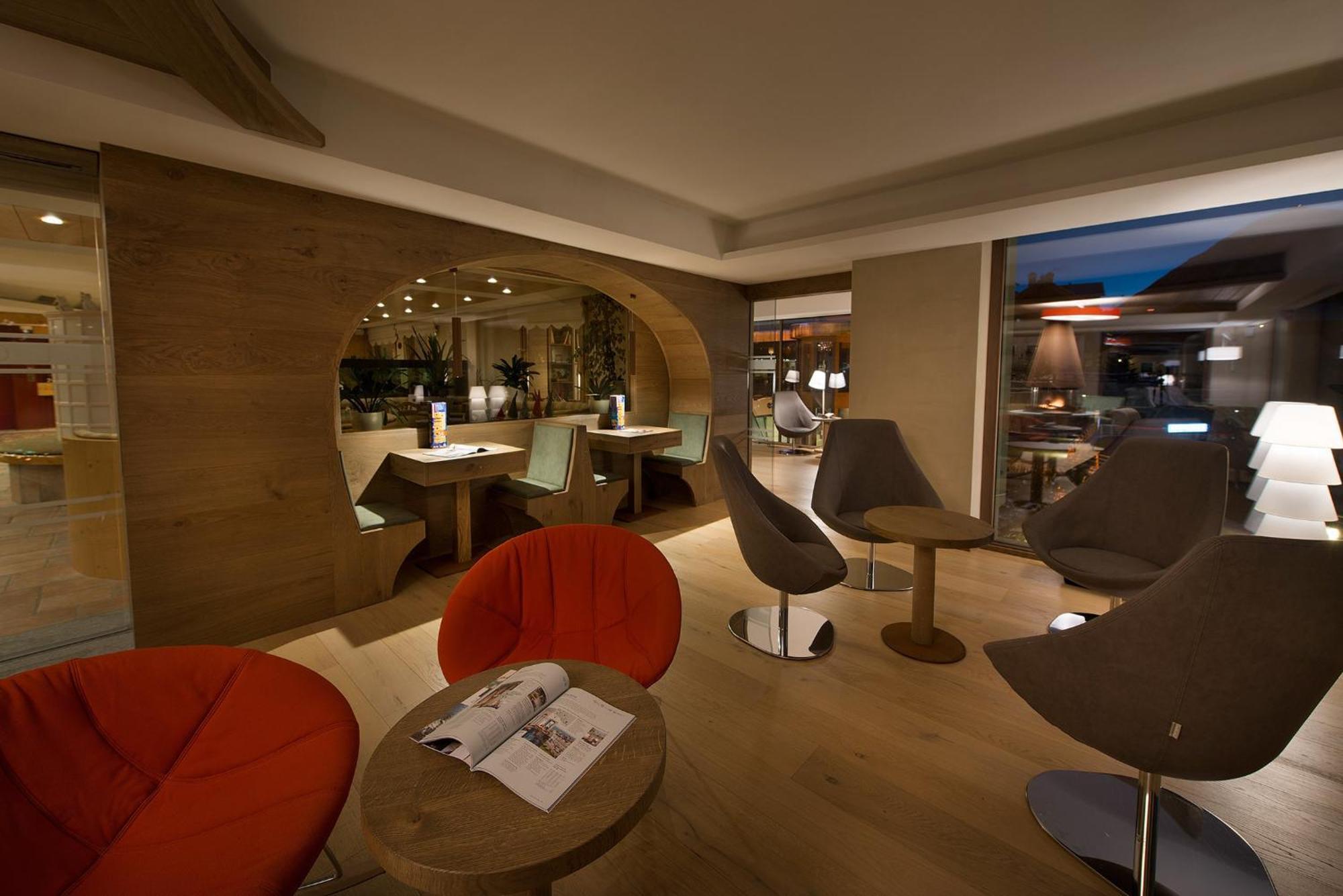 Hotel Baita Montana Livigno Bagian luar foto