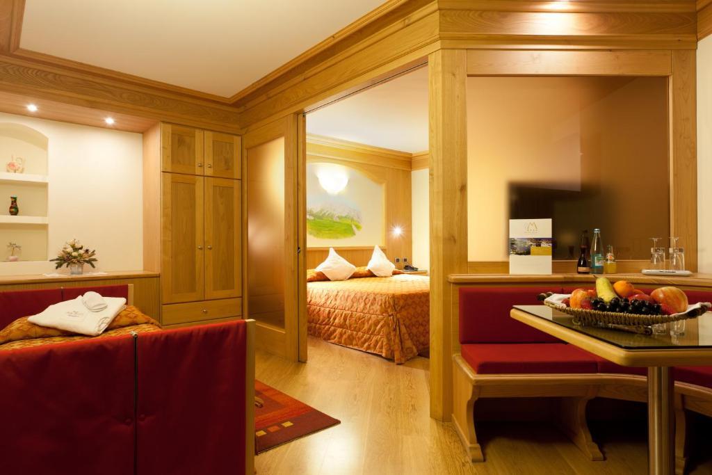 Hotel Baita Montana Livigno Ruang foto