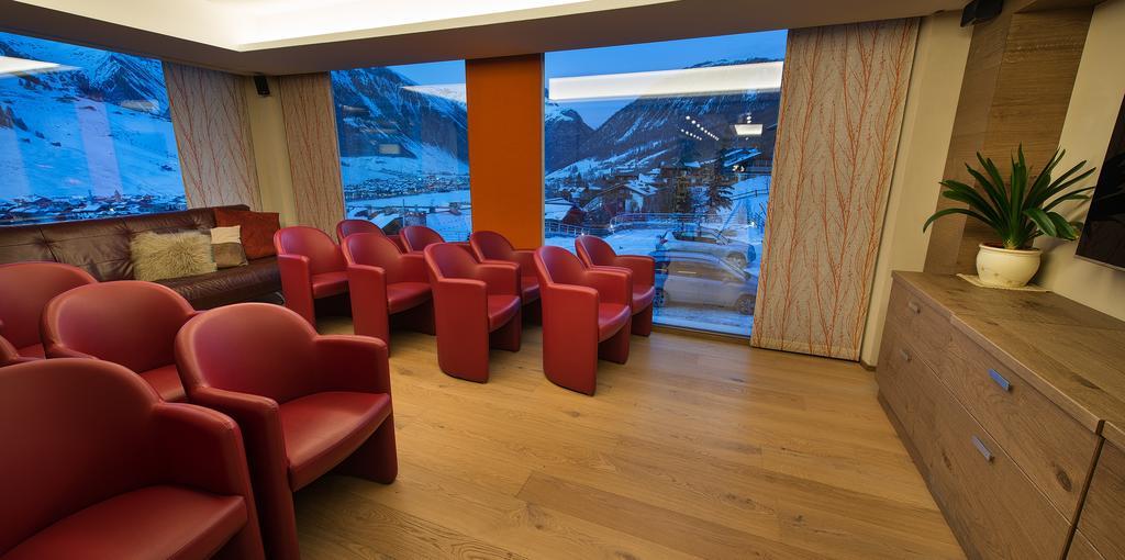 Hotel Baita Montana Livigno Bagian luar foto