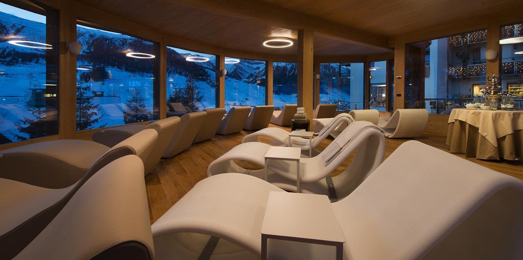 Hotel Baita Montana Livigno Bagian luar foto