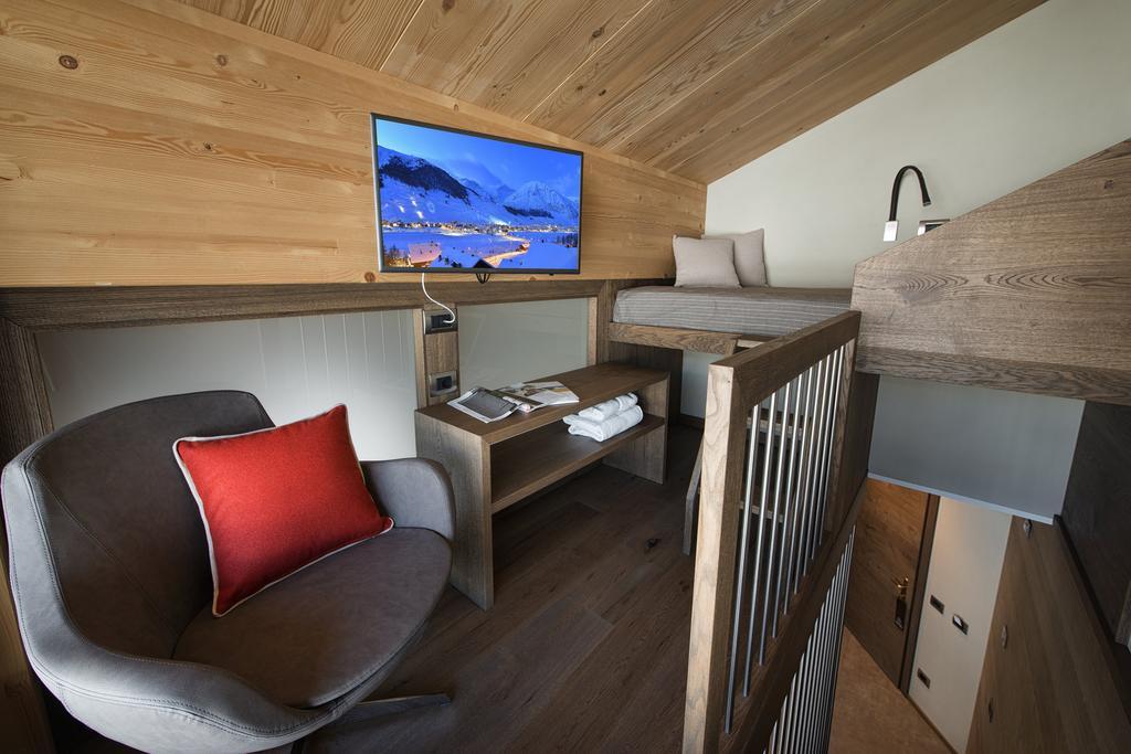 Hotel Baita Montana Livigno Bagian luar foto