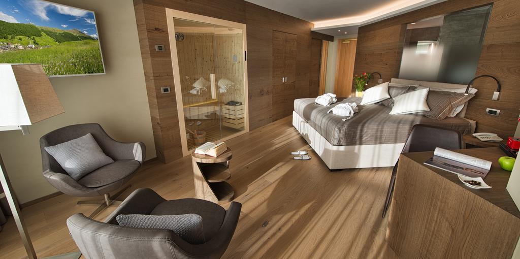 Hotel Baita Montana Livigno Bagian luar foto