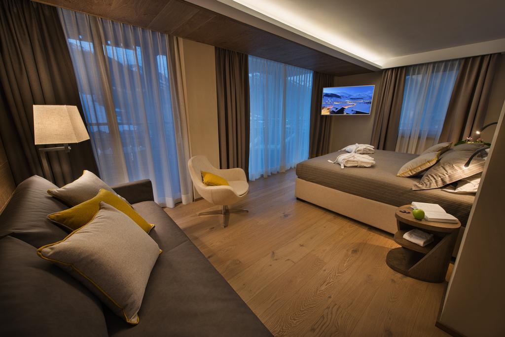 Hotel Baita Montana Livigno Bagian luar foto