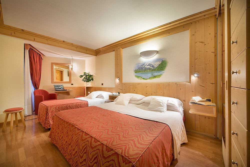 Hotel Baita Montana Livigno Bagian luar foto