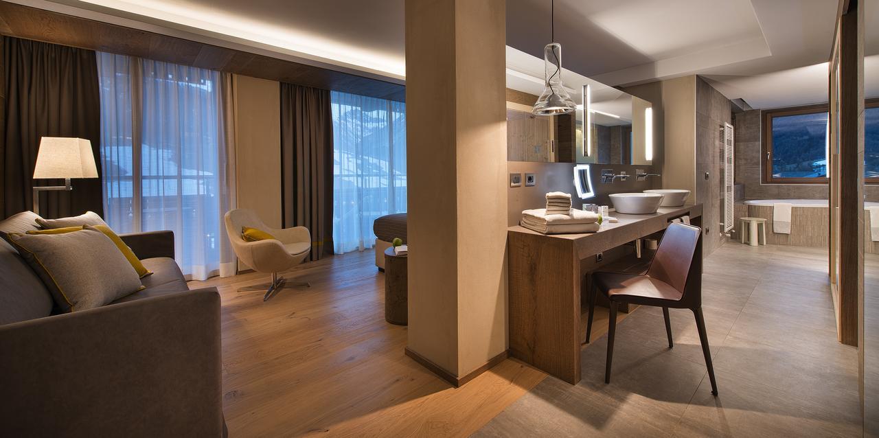 Hotel Baita Montana Livigno Bagian luar foto